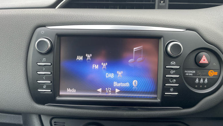 Toyota Yaris 1.5 VVT-i Icon 5dr CVT Petrol Hatchback